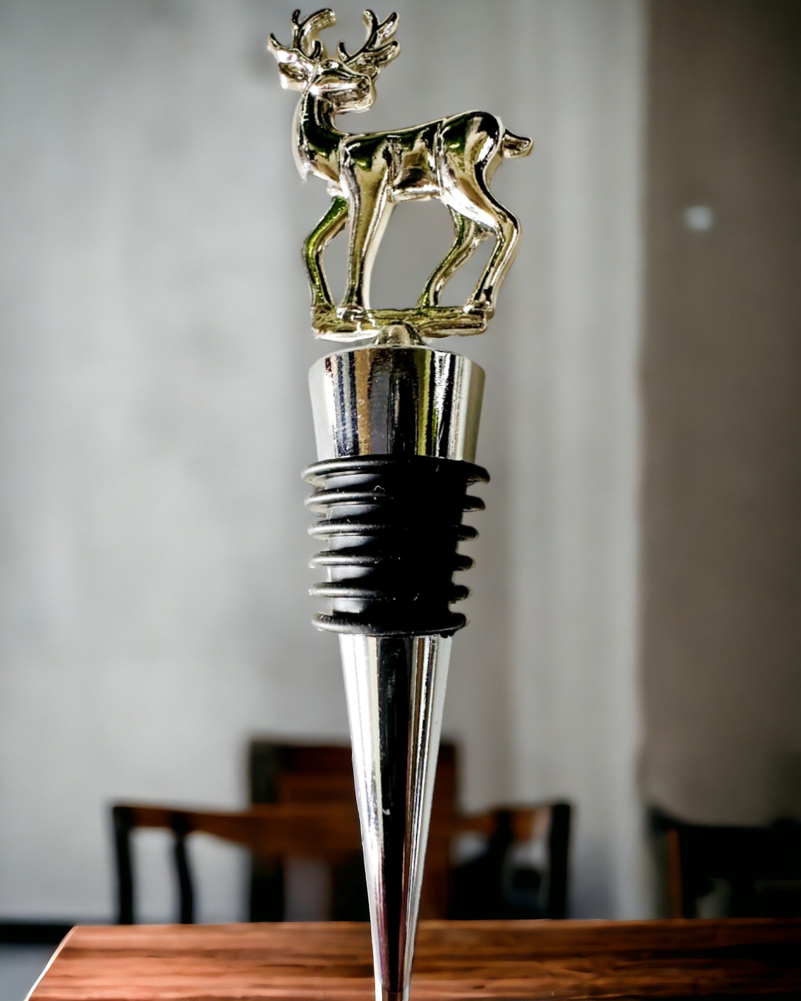 Eksklusiv Metal Vinprop med Hjort - Elegant og Funktionel, mulighed for personlig gravering