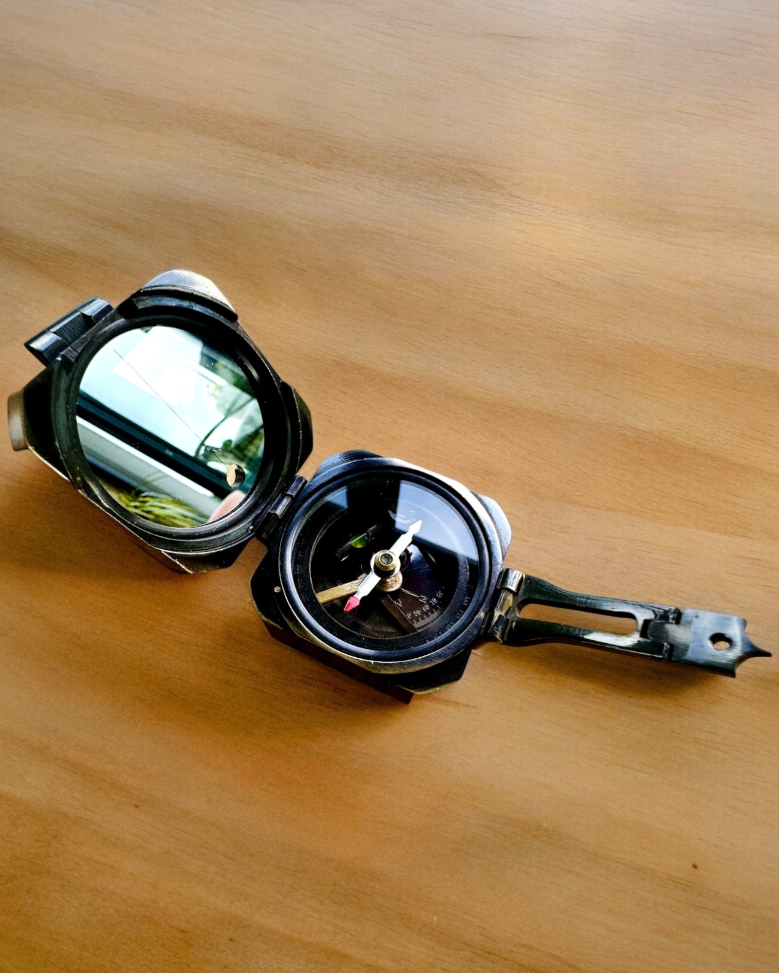 Solid, premium kaptajnskompas "Navigator" - med mulighed for personlig gravering