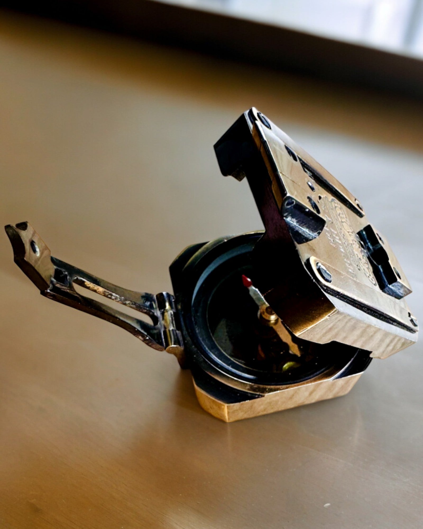 Solid, premium kaptajnskompas "Navigator" - med mulighed for personlig gravering