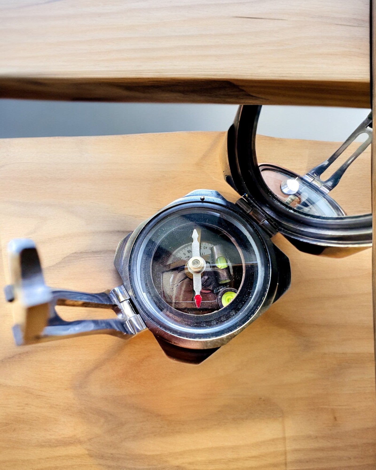 Solid, premium kaptajnskompas "Navigator" - med mulighed for personlig gravering