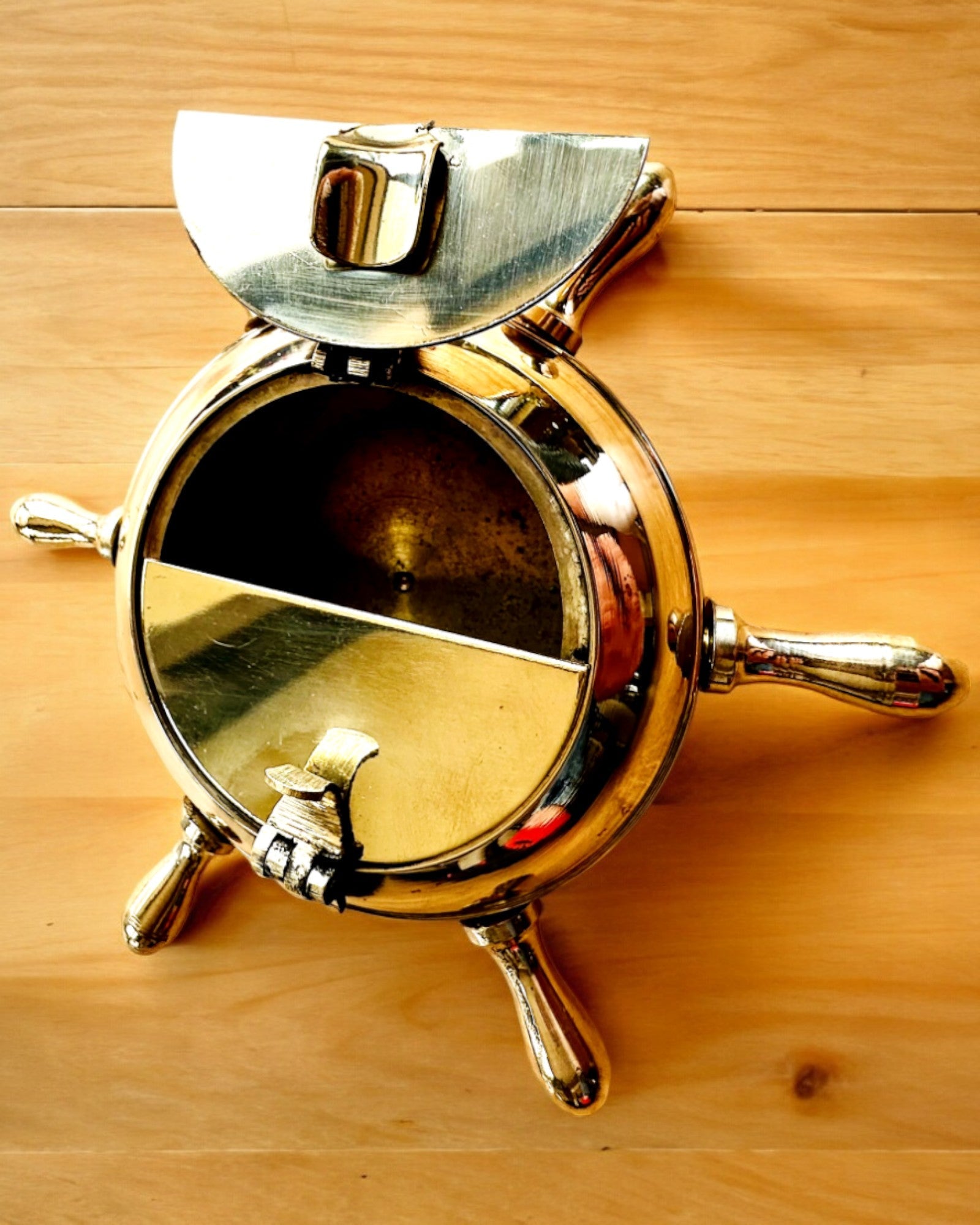 Messing Kaptajnsaskebæger - mulighed for personliggørelse med gravering, håndlavet