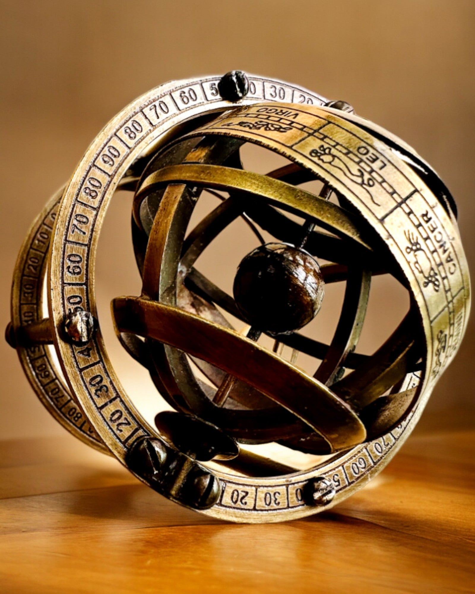 Astronomisk Ur "Kosmisk Harmoni" - mulighed for personliggørelse med gravering