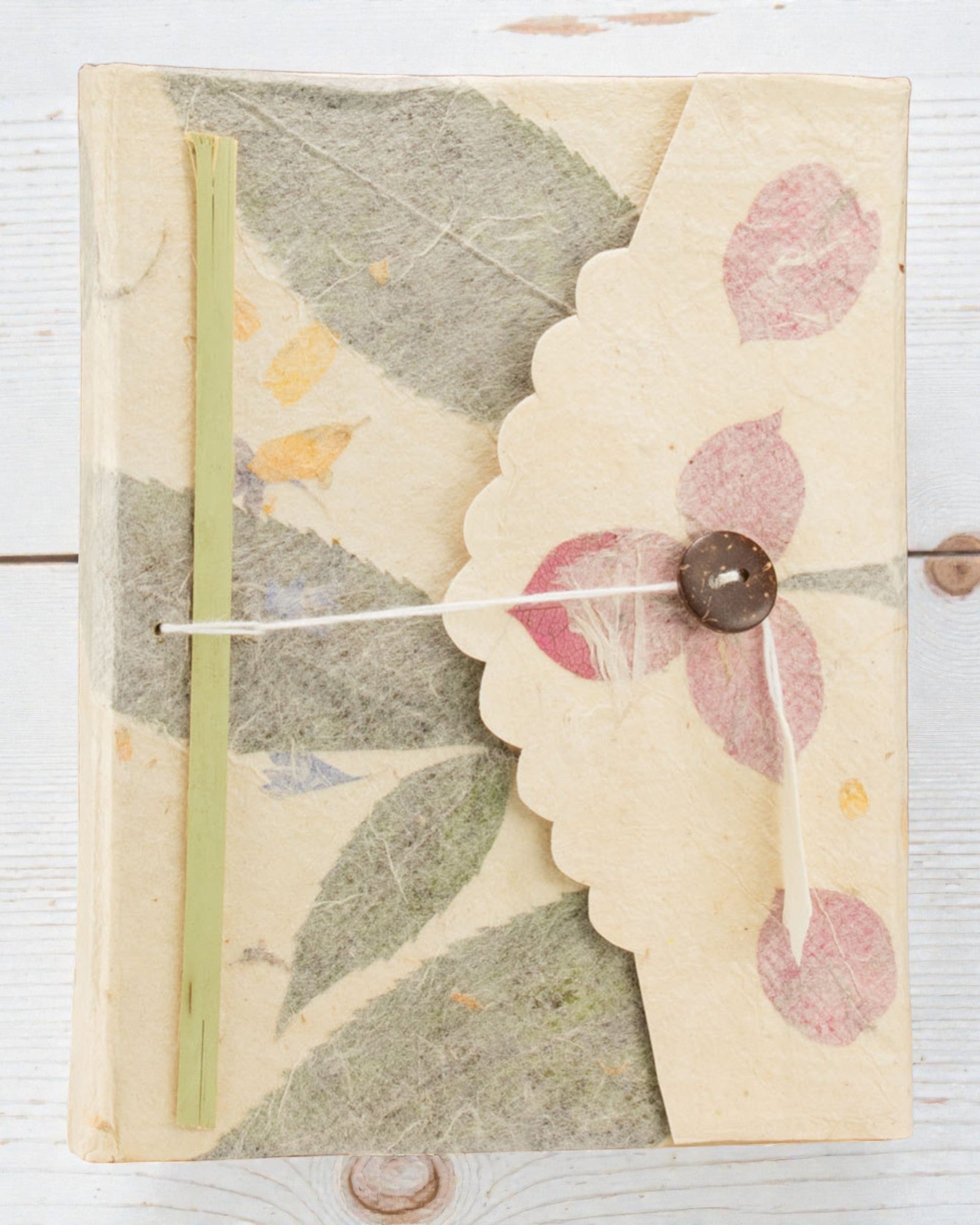 Mellem notesbog Lokta Bugenwilla (15 x 12 cm) – 45 ark