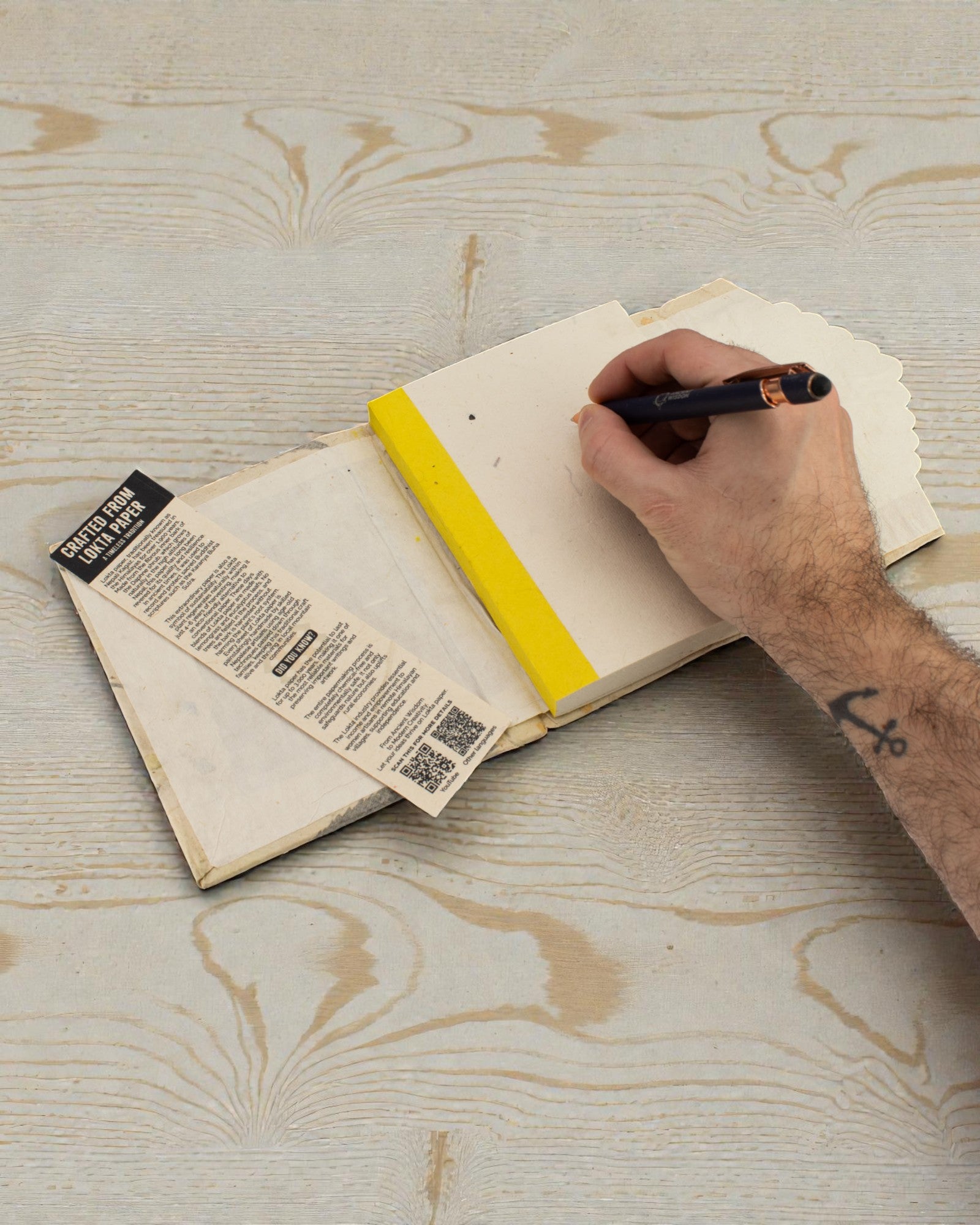 Mellem notesbog Lokta Bugenwilla (15 x 12 cm) – 45 ark