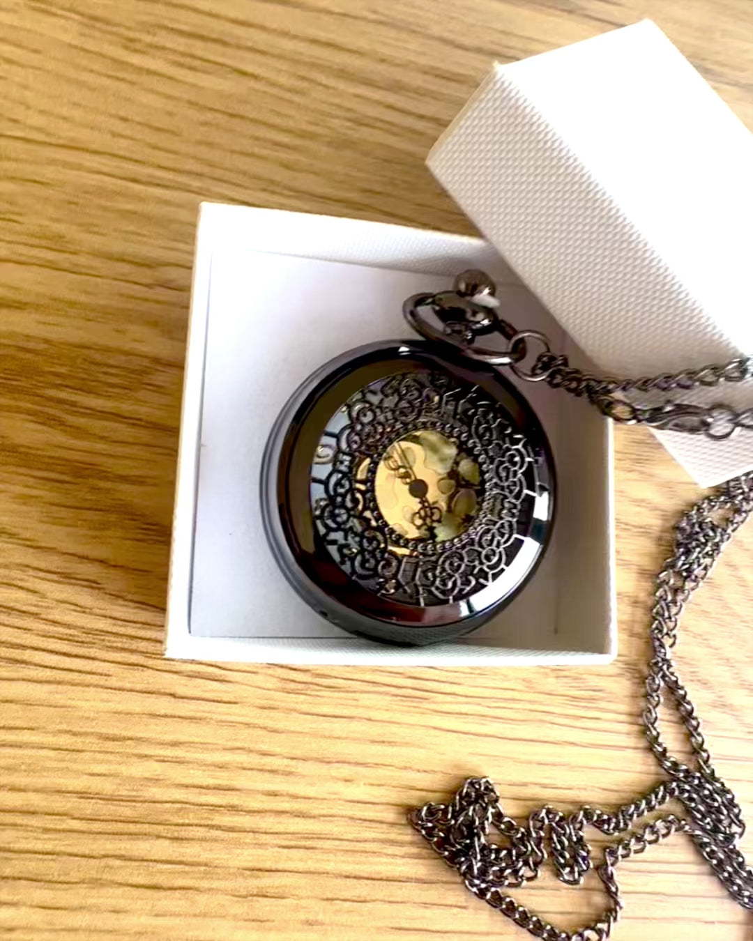 Sort Lommeur „Midnight Elegance”, personalisering til gave med gravering