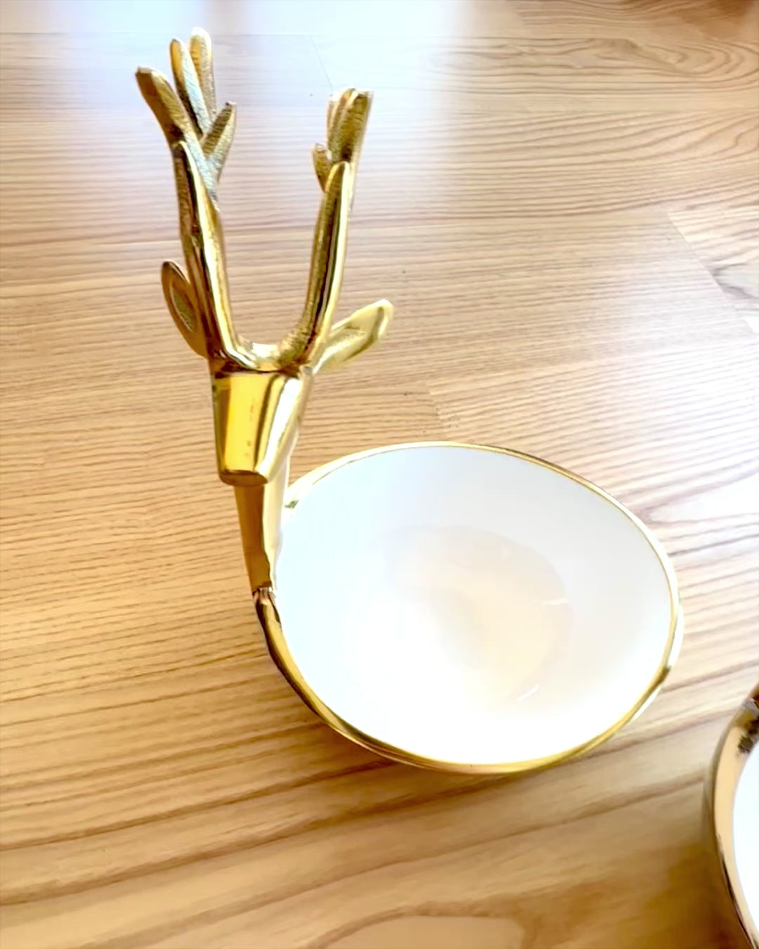 Elegant skål Hornet Skønhed – Håndværk fra Indien, personalisering med gravering