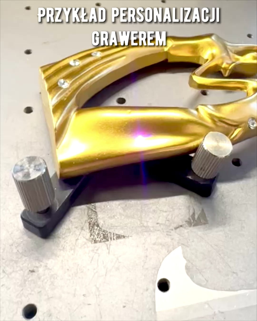 Figur symbol på kærlighed - "Evig Nærhed" som gave, personalisering med gravering