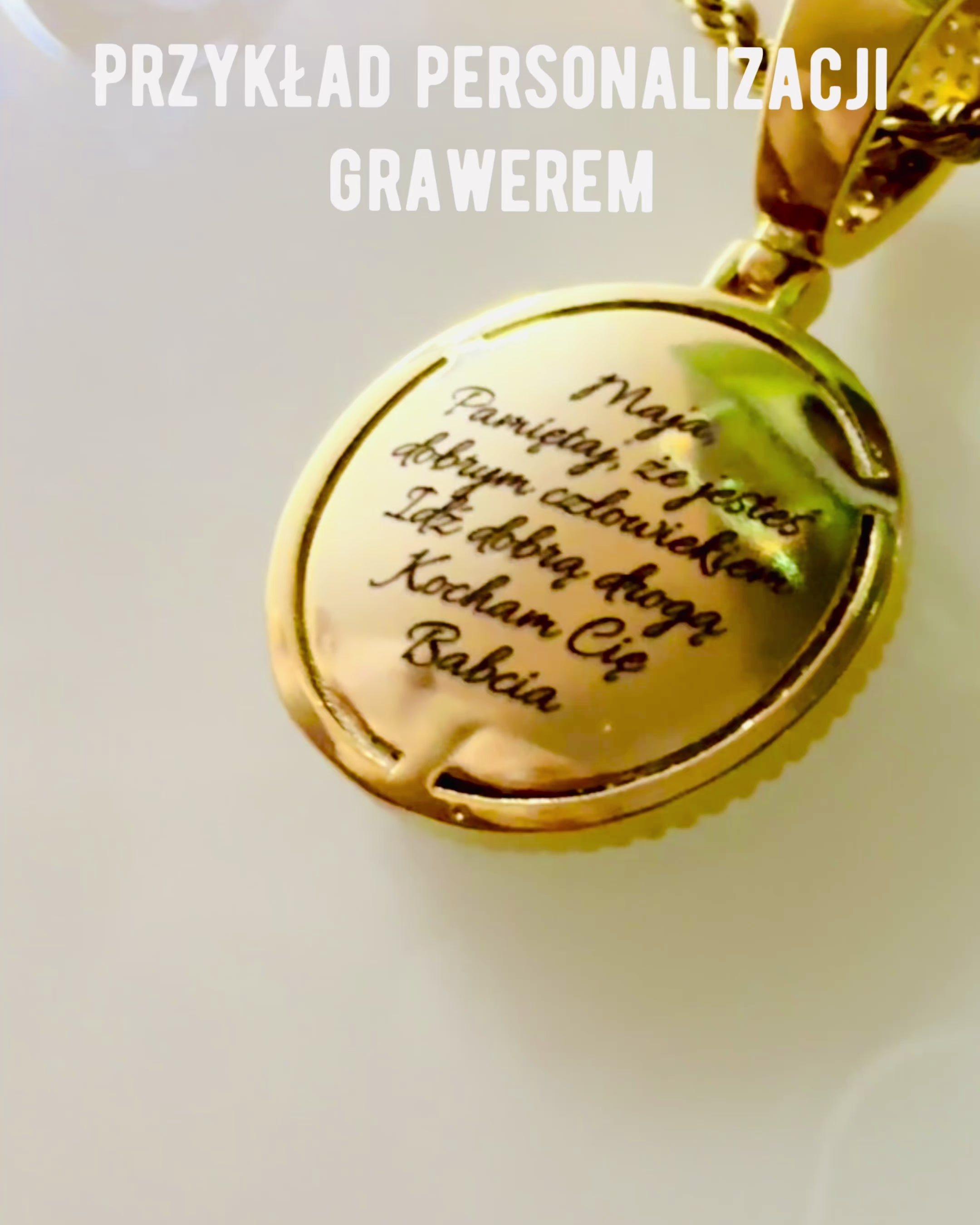 Halskæde med Kompasvedhæng i Glamour Stil med Zirkoner til Kvinder og Mænd - 2 varianter at vælge imellem, personliggørelse med gravering som gave