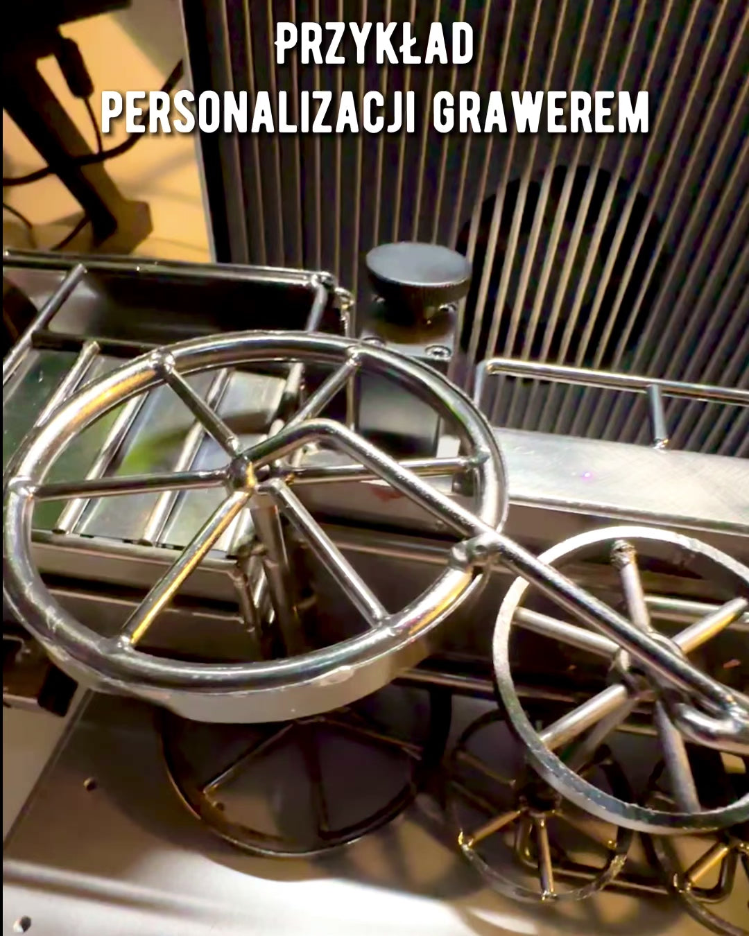 Lokomotywa af jern "Retro Express" – dekoration, model, håndlavet med mulighed for gravering som gave