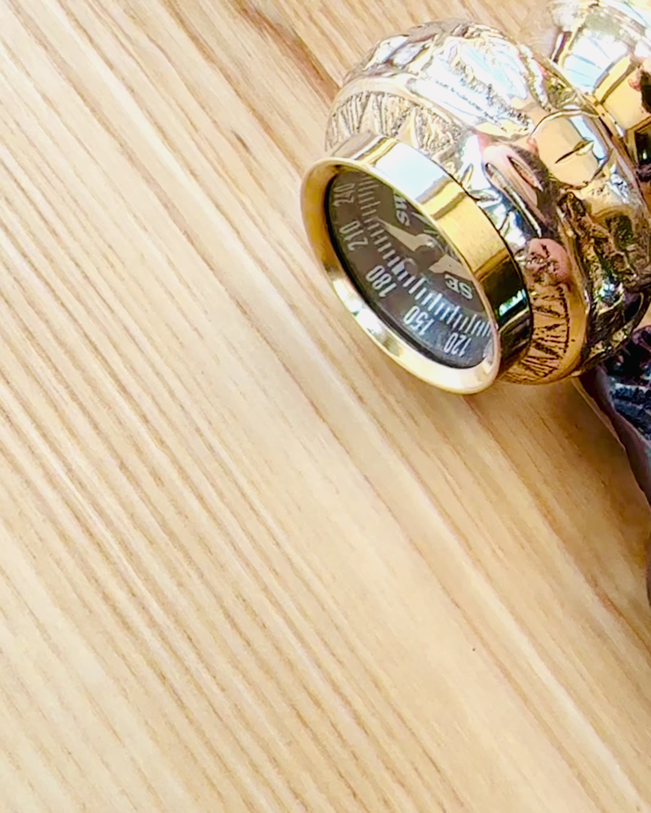 Kompasso Black - Spadserestok - Håndskåret Træ - Eksklusiv Udgave med Mulighed for Gravering