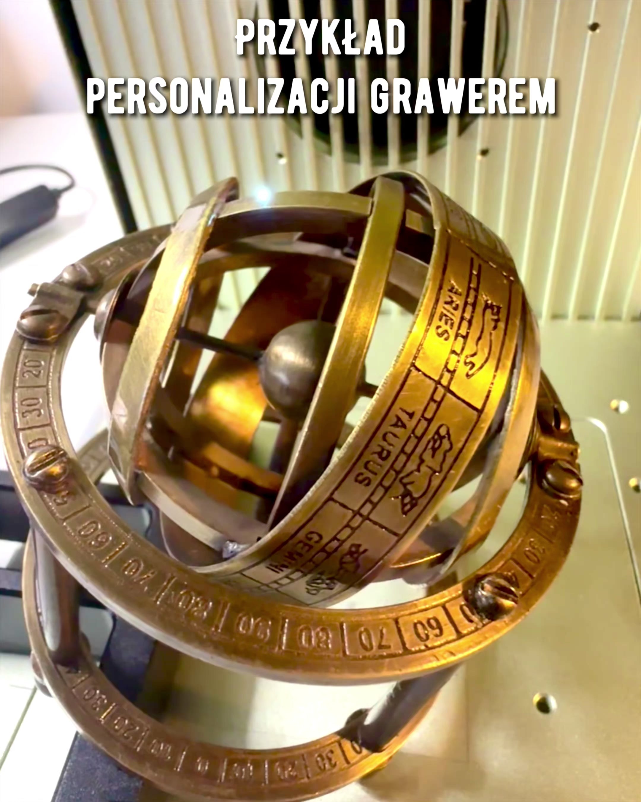 Astronomisk Ur "Kosmisk Harmoni" - mulighed for personliggørelse med gravering