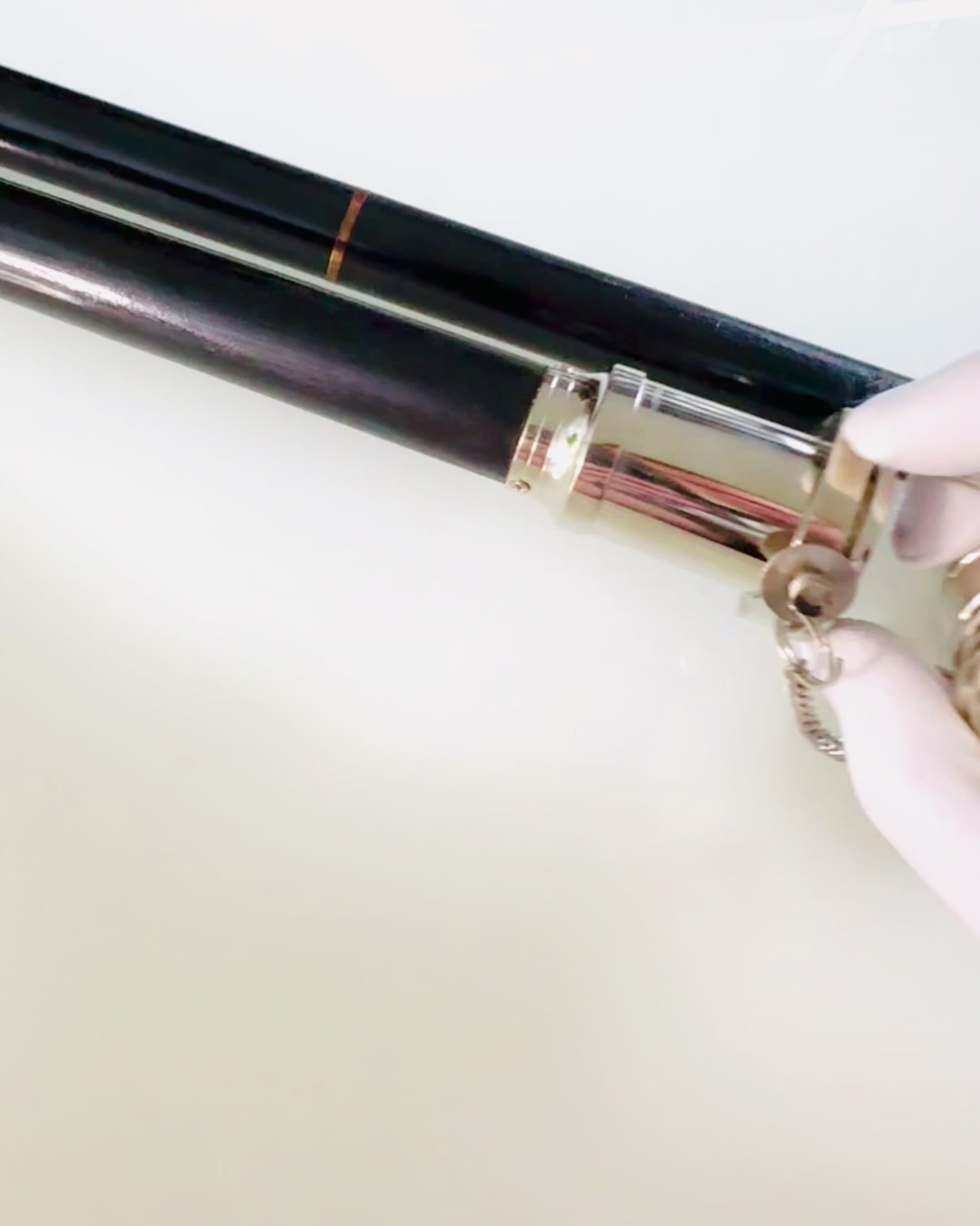 GÅSTOK MED HÅNDTAG OG KIKKERTFUNKTION – ELEGANT OG MODERNE, 95 CM - kaptajnens "Navigator's Crest"