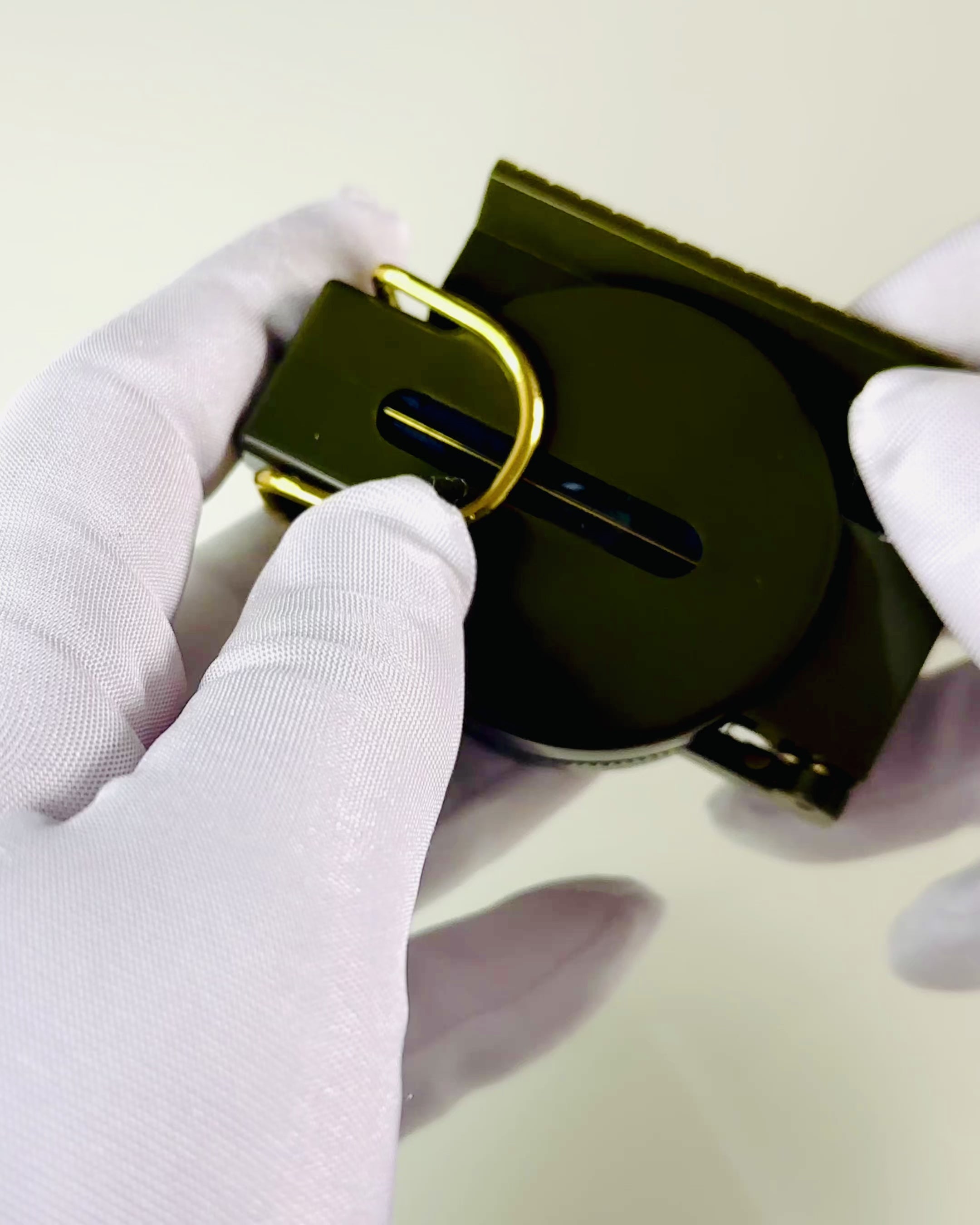 Vandtæt Kompas Navigation med Høj Præcision i Army Grøn – Pålidelig i Orientering, mulighed for gravering