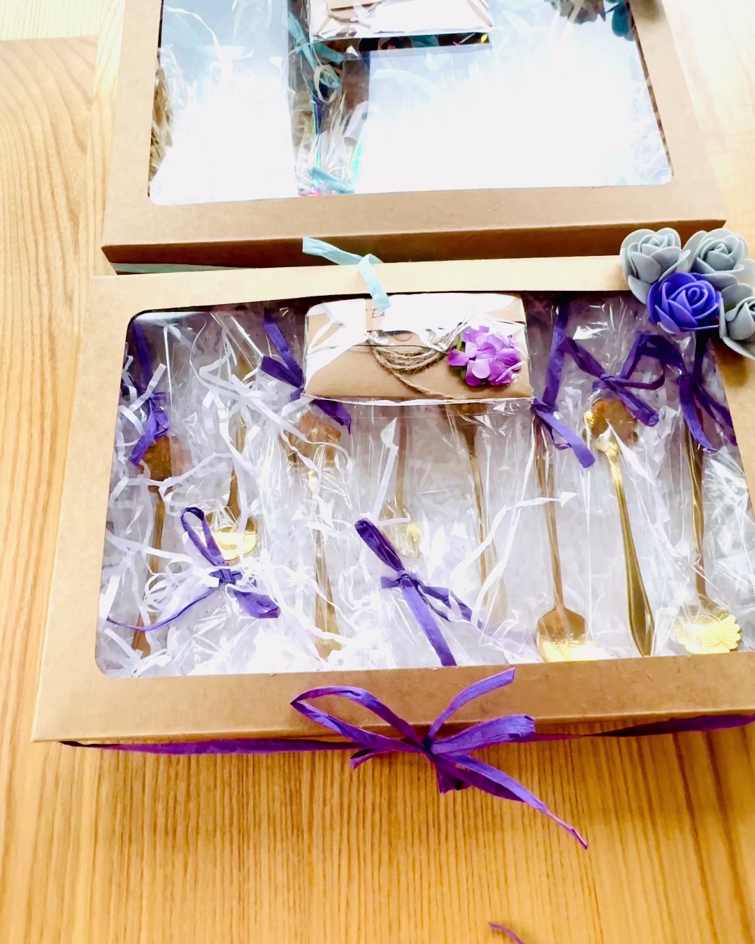 Sæt af skeer "Blomster Rapsodi" - personliggørelse med gravering som gave, 2 varianter at vælge imellem