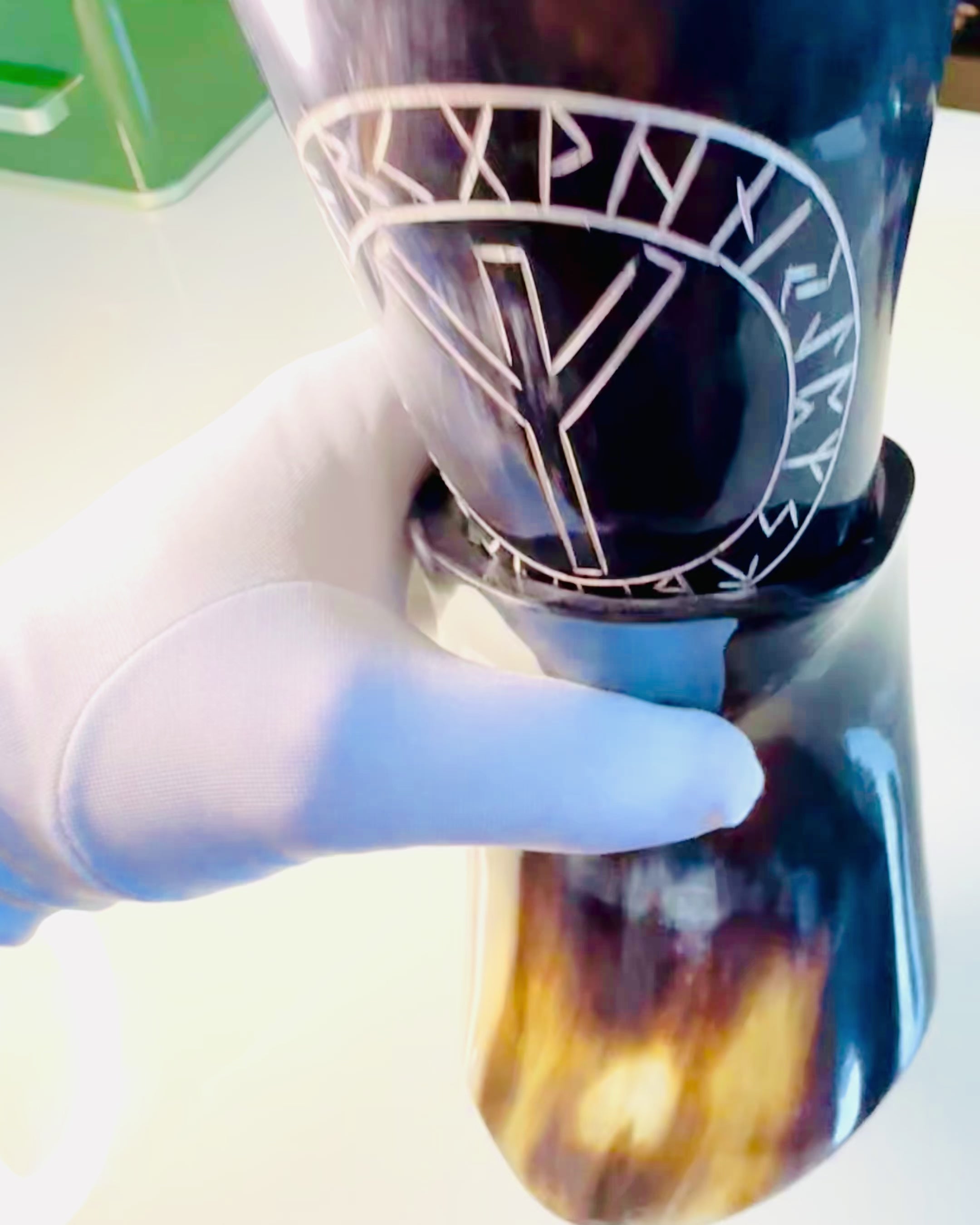 Hornkrus "Viking Valor" - Håndgraveret, Premium Kvalitet - 4 varianter at vælge imellem