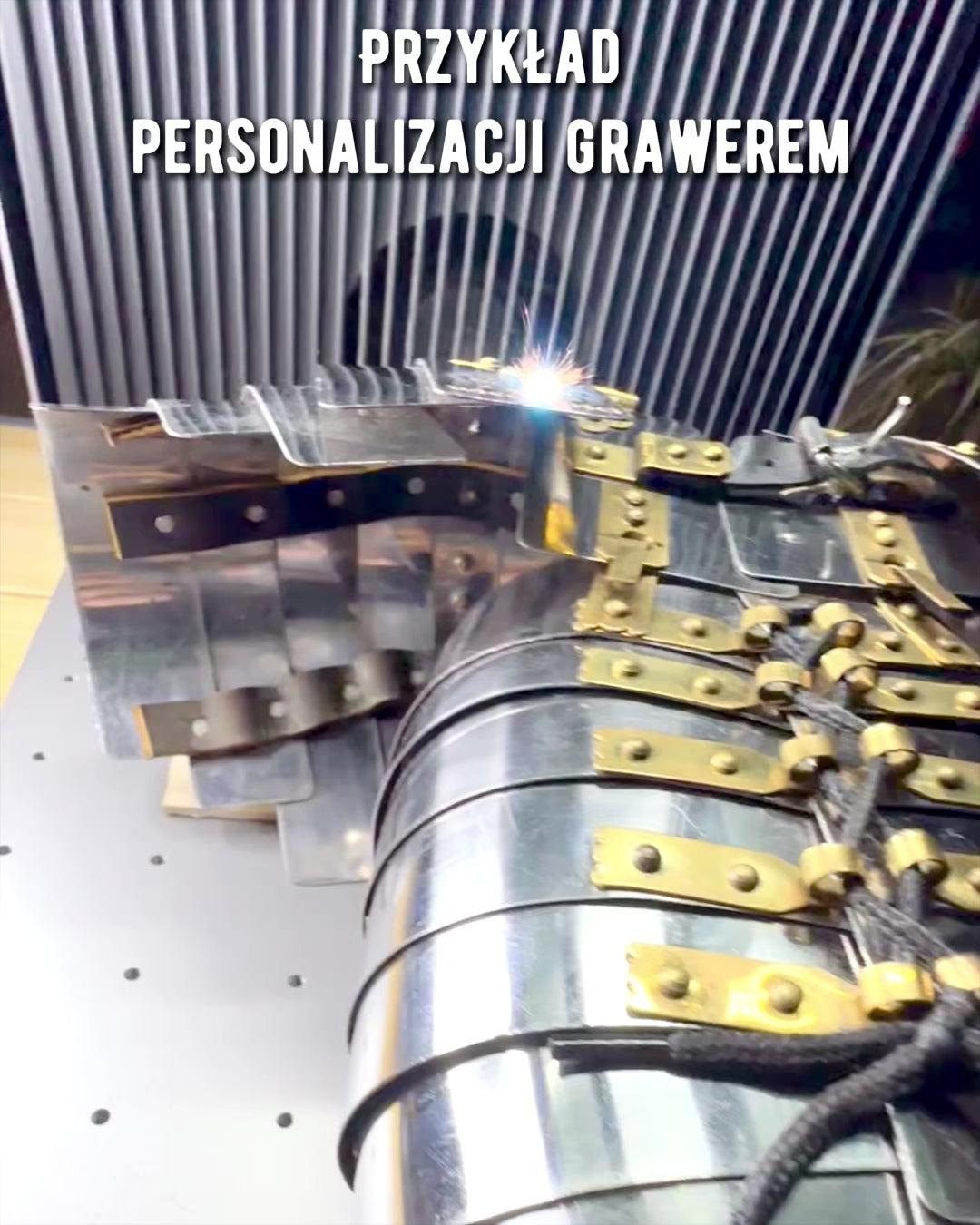 Bykrigerens Rustning - Håndlavet, Mulighed for Gravering, Højde Cirka 40 cm