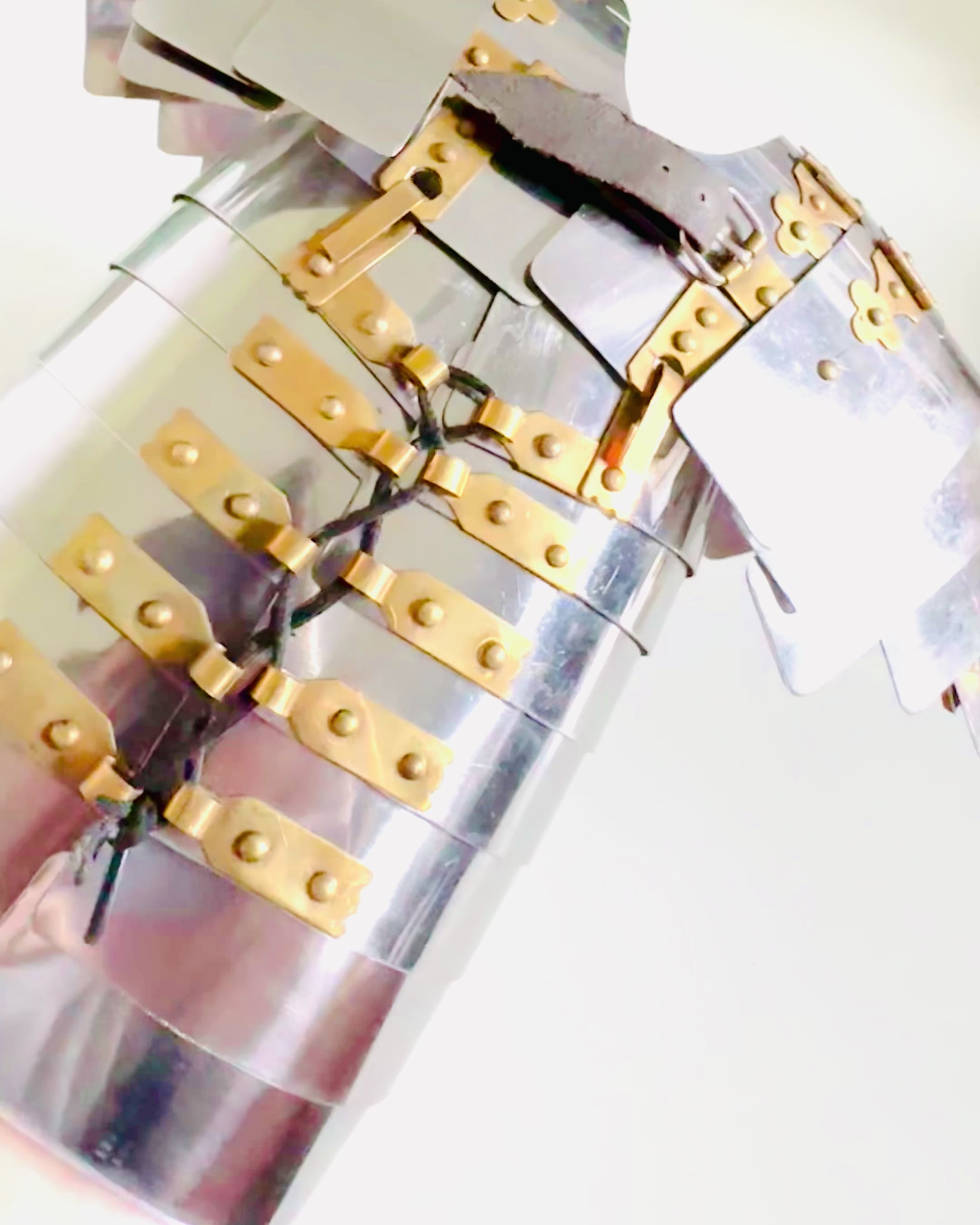 Bykrigerens Rustning - Håndlavet, Mulighed for Gravering, Højde Cirka 40 cm