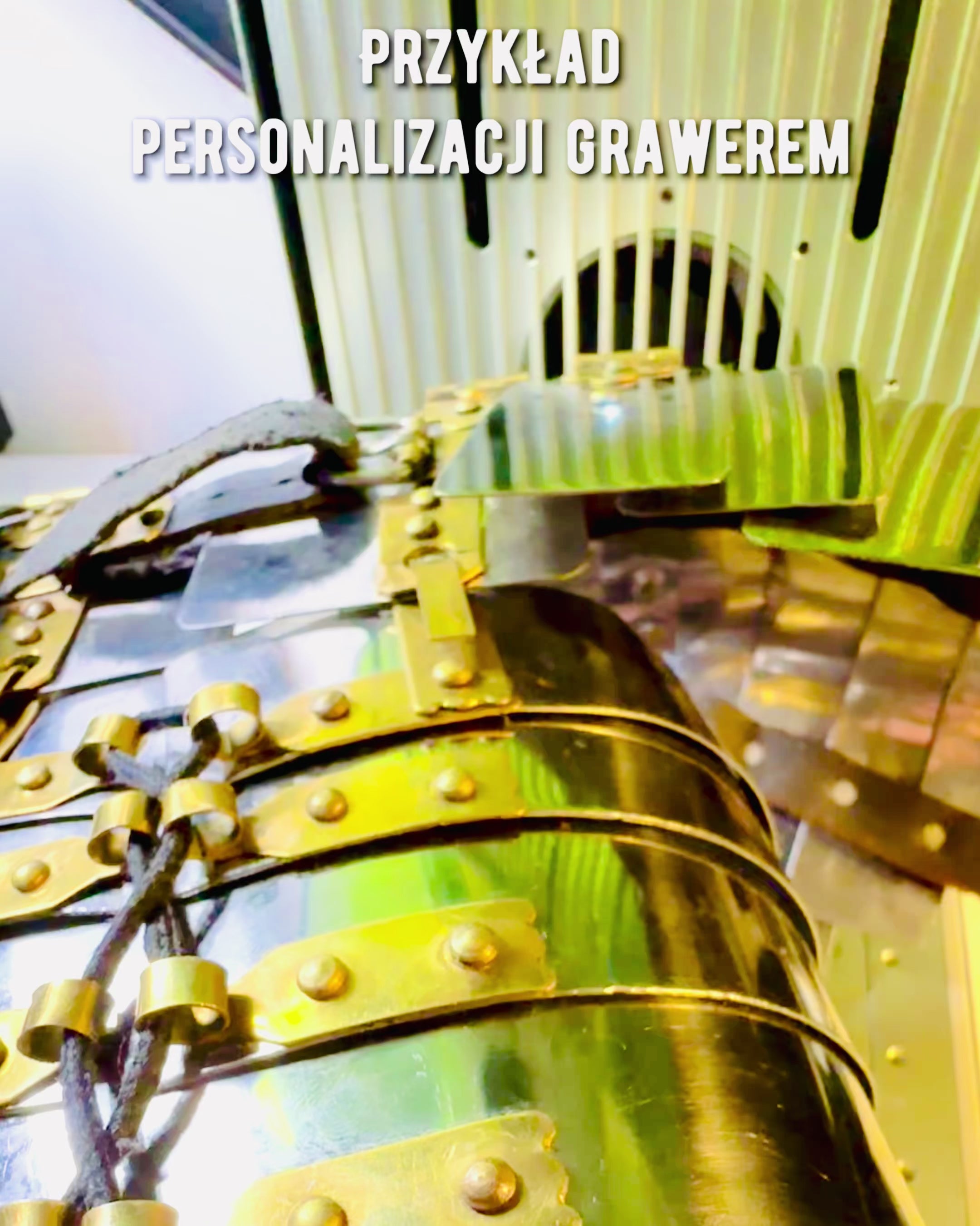 Bykrigerens Rustning - Håndlavet, Mulighed for Gravering, Højde Cirka 40 cm