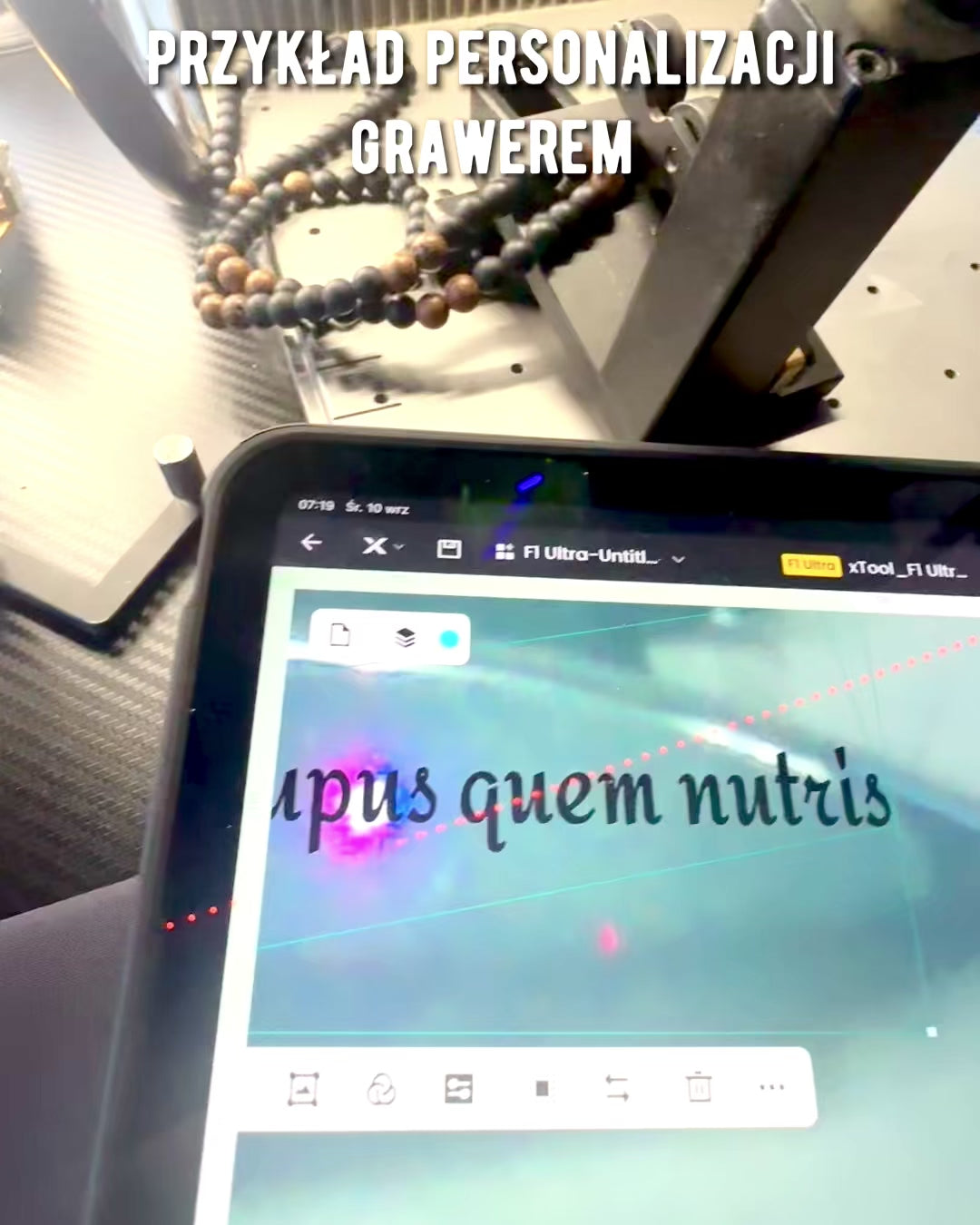 Kraftpil, Halskæde med Sort Obsidian og Træperler, tilpasning med gravering til gave