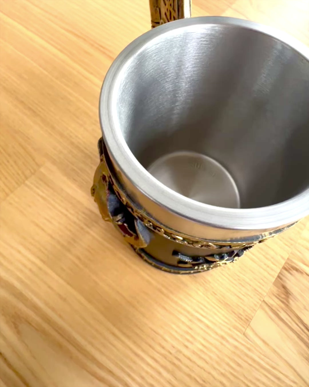 Karnawałowy Kufel Wojownika - 600 ml, 16 cm høj, mulighed for personlig gravering som gave