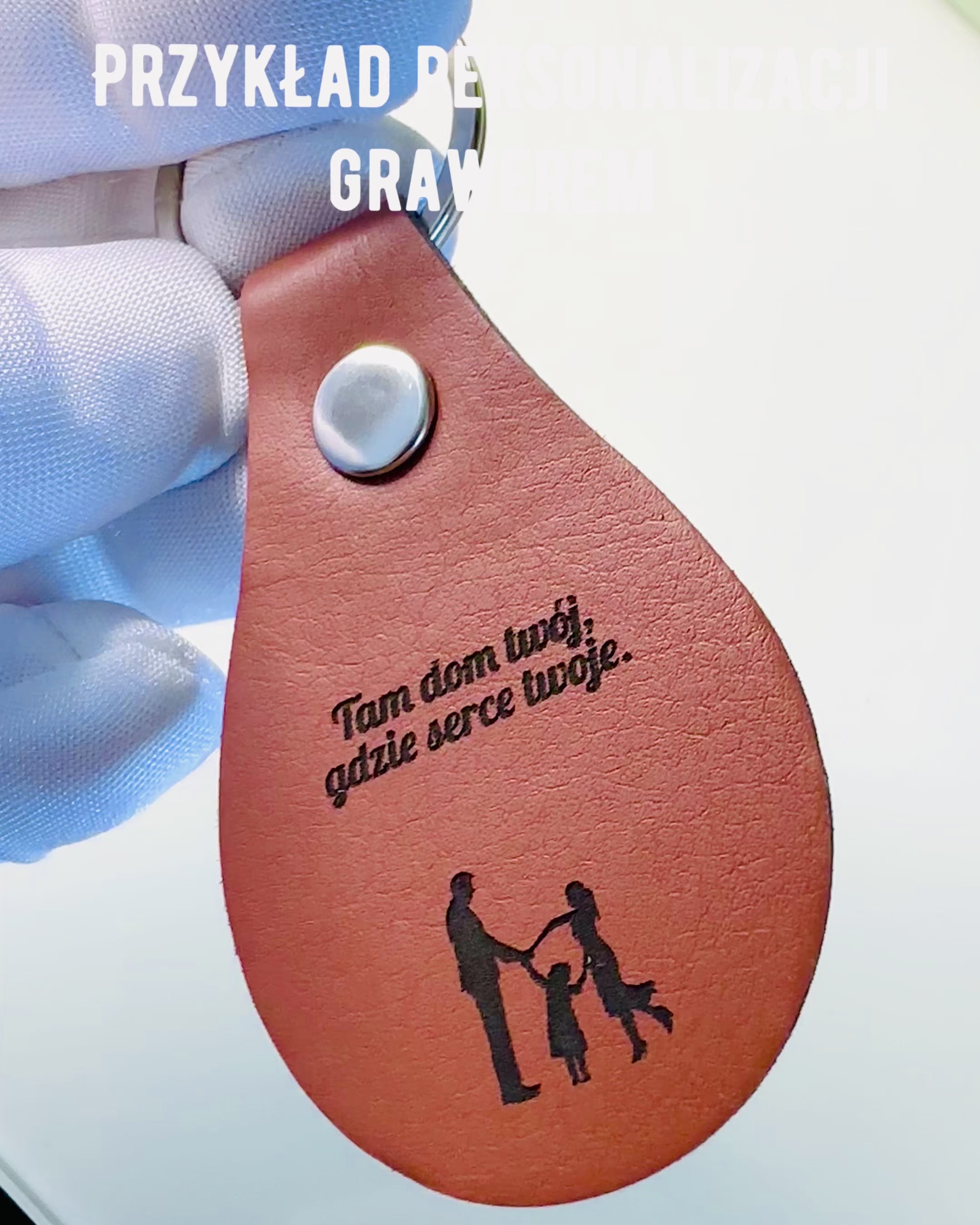 PU Lædernøglering med Mulighed for Personlig Gravering - Tilgængelig i 5 Farver