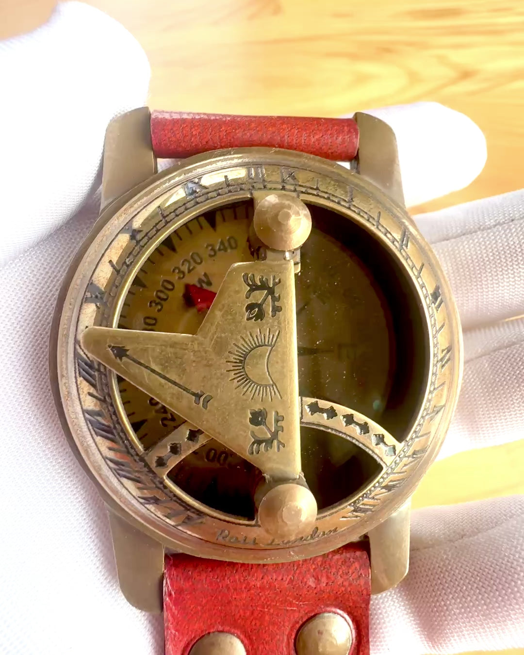 Solur med Kompas - Håndlavet, Autentisk Håndværk, mulighed for gravering