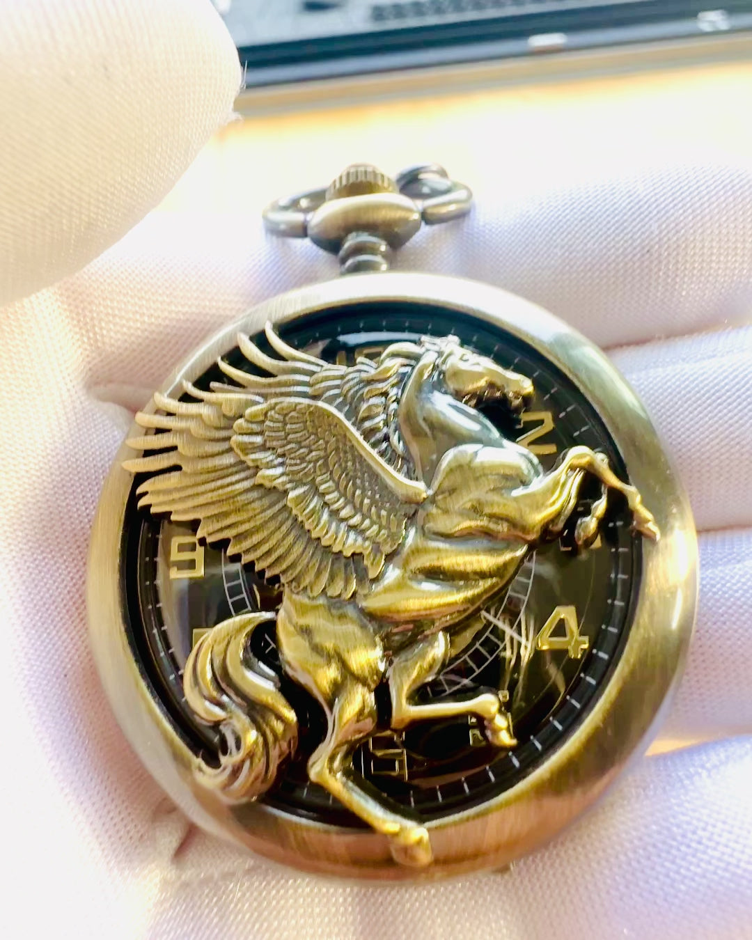 Lommeur "Equus Tempus" - Farve: Kobber, med Hestemotiv, mulighed for personlig gravering