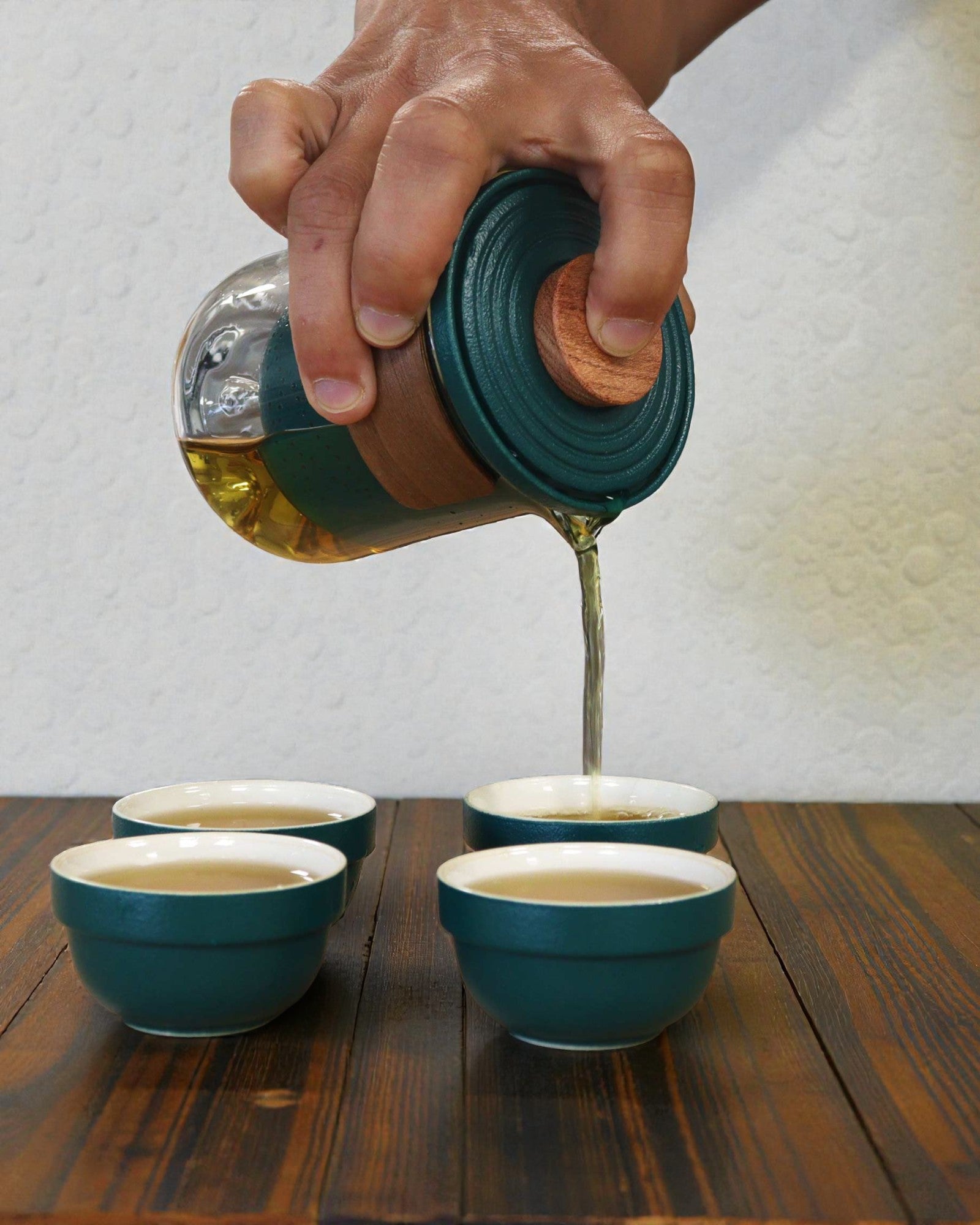 Bjergudflugt – Turist-te-sæt med 4 kopper