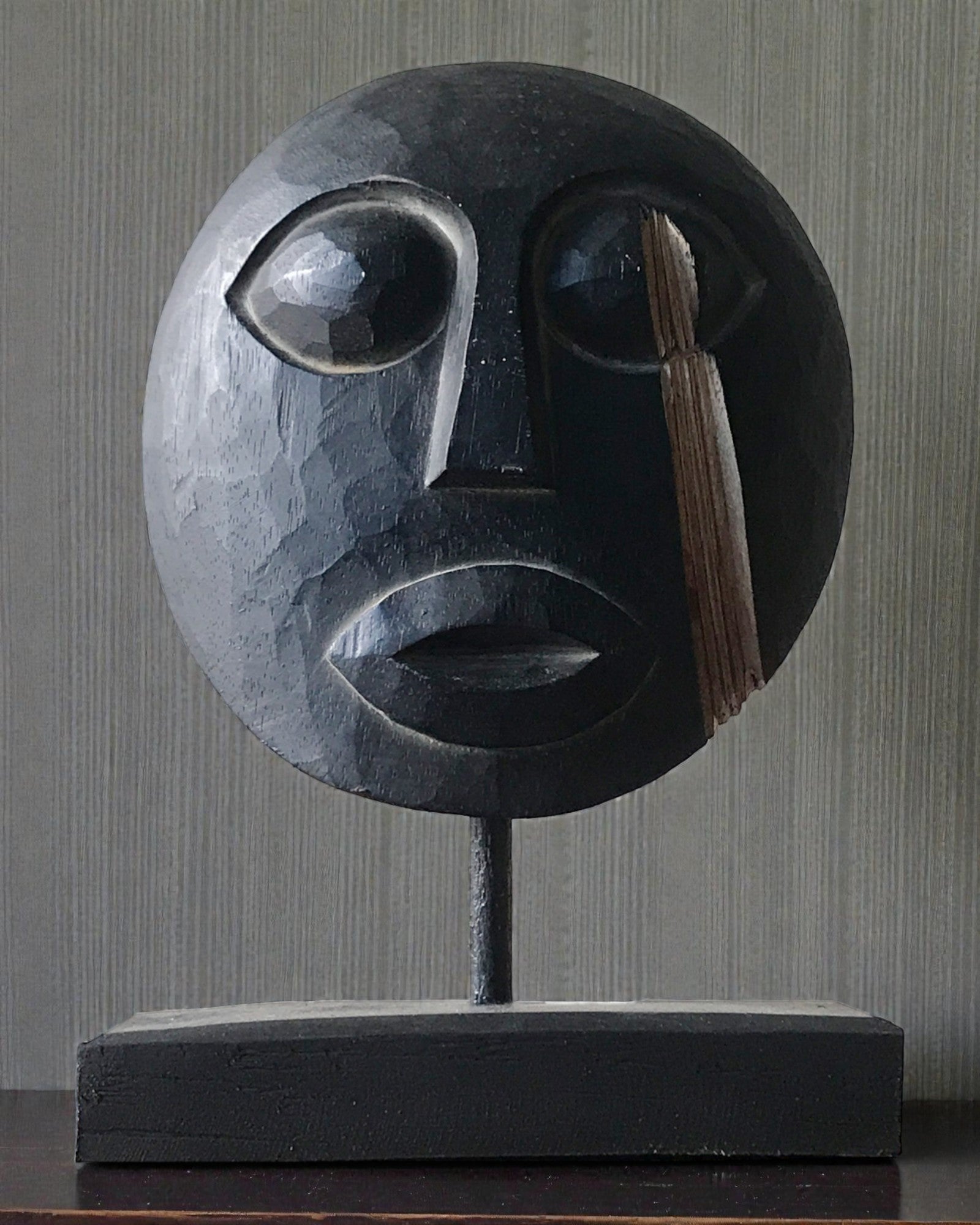 Timoresisk maske Forfædrenes vogter 27x20 cm – Sort