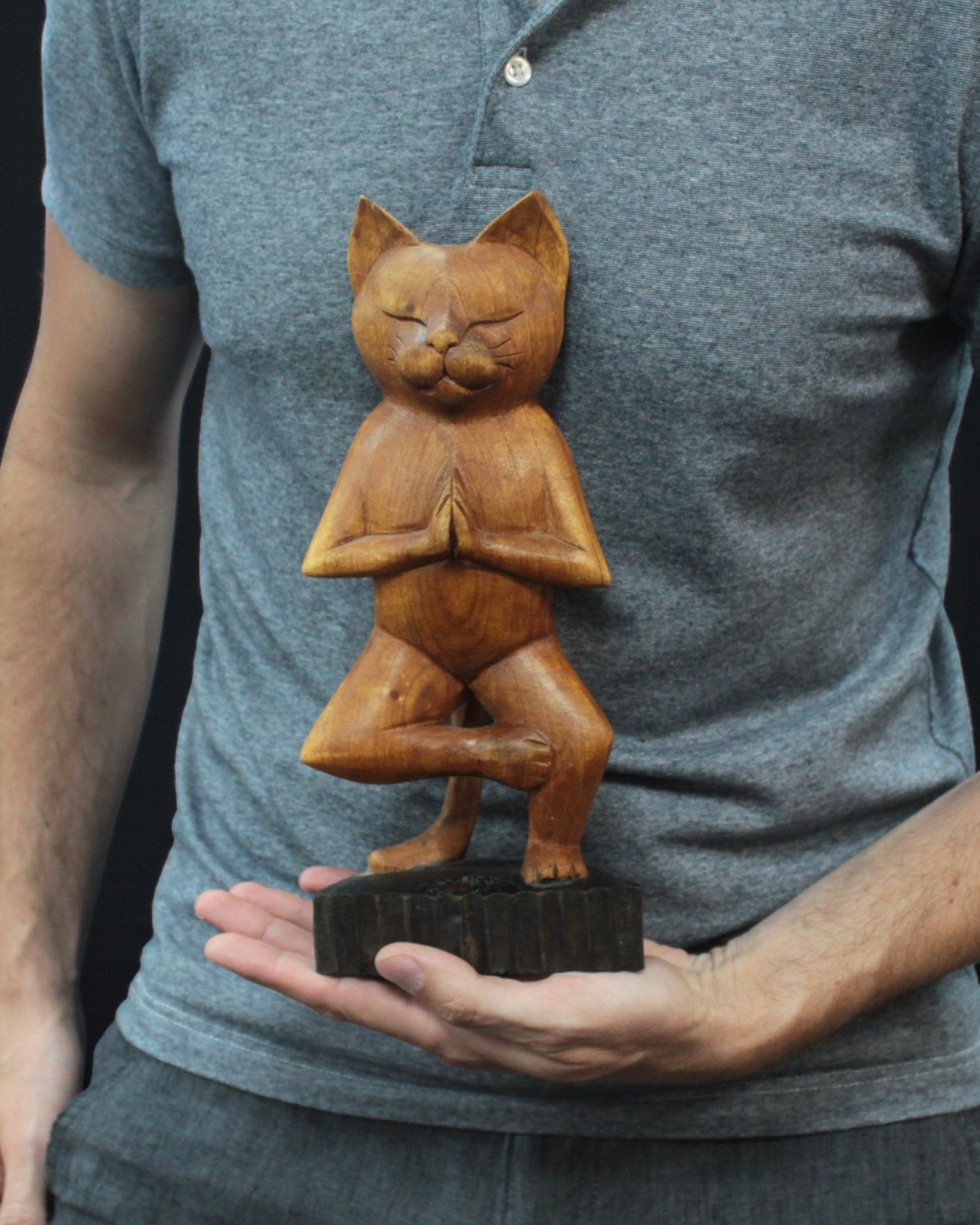 Katteskulptur – Yoga 2 Ét Ben 30 cm