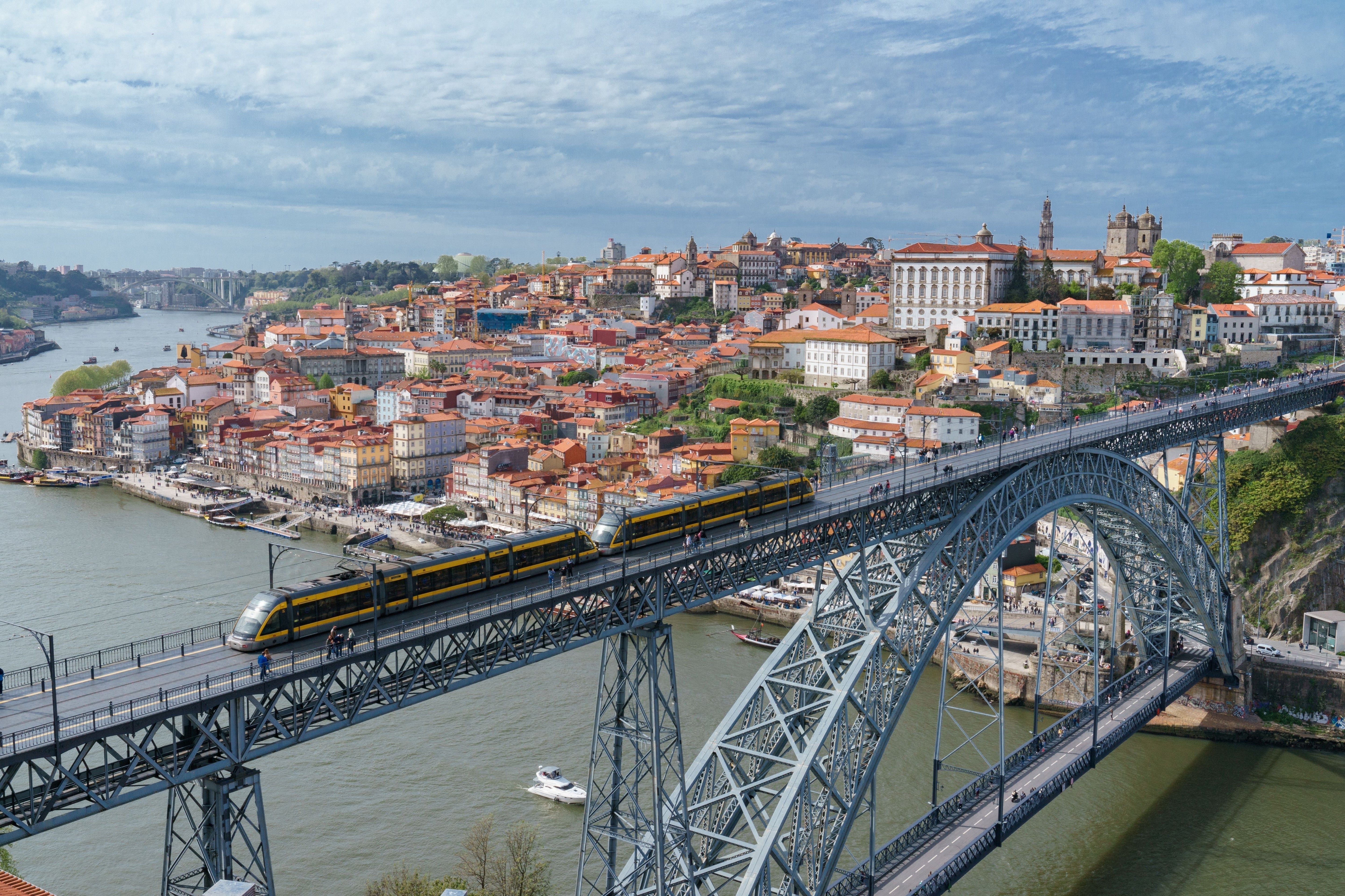 Podróż, która zostaje na zawsze. Portugalia i niezapomniane pamiątki z podróży.