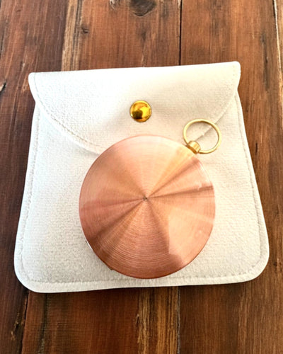 Kompas i rosaguld - navigationsinstrument i retrostil – bærbart og præcist instrument til retningsbestemmelse for rejsende og opdagelsesrejsende. Gravering, personalisering.