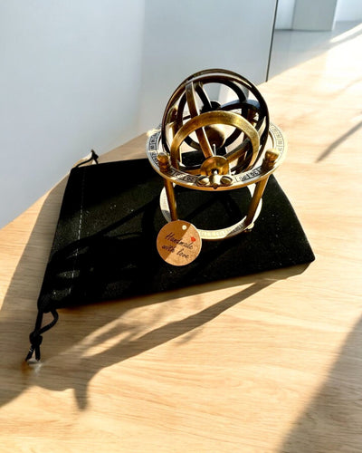 Astronomisk Ur "Kosmisk Harmoni" - mulighed for personliggørelse med gravering