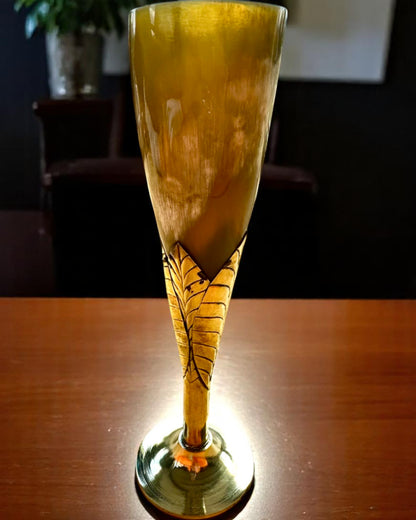 Glas „Håndværkets Ånd” af bøffelhorn og messing – håndlavet i Indien, 22 cm, mulighed for personliggørelse med gravering som gave
