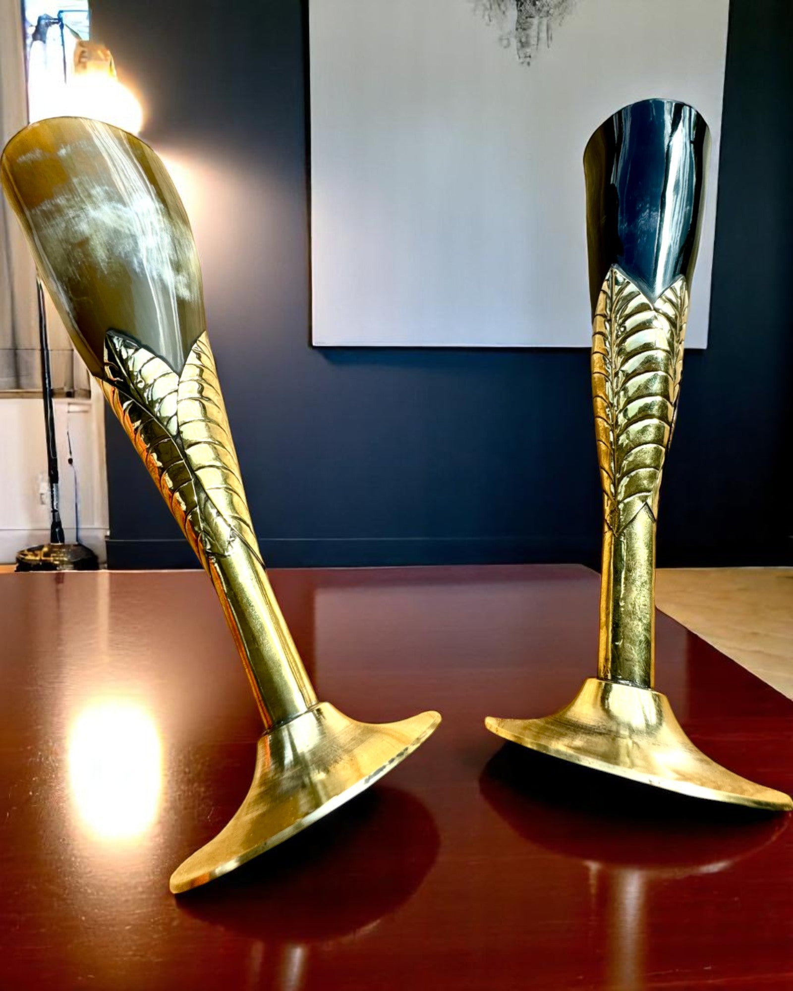 Glas „Håndværkets Ånd” af bøffelhorn og messing – håndlavet i Indien, 22 cm, mulighed for personliggørelse med gravering som gave