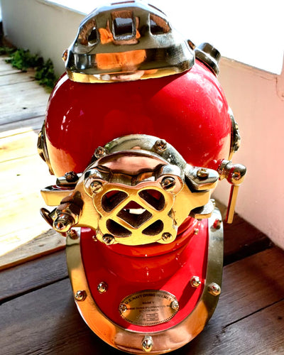 Dybdeopdagerens Hjelm - Samlerudgave med Mulighed for Gravering, 35 cm, gave til brandmand eller dykker