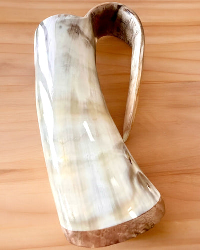 Krus 'Majstersztyk' med udskæringer og mulighed for personlig gravering - 5 farvevarianter