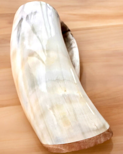 Krus 'Majstersztyk' med udskæringer og mulighed for personlig gravering - 5 farvevarianter