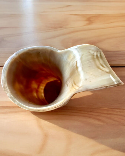 Krus 'Majstersztyk' med udskæringer og mulighed for personlig gravering - 5 farvevarianter