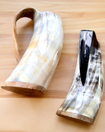 Krus 'Majstersztyk' med udskæringer og mulighed for personlig gravering - 5 farvevarianter