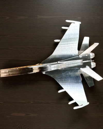 Metalmodel af jagerflyet "SkyRaptor" – rustfrit stål, personlig gravering som gave