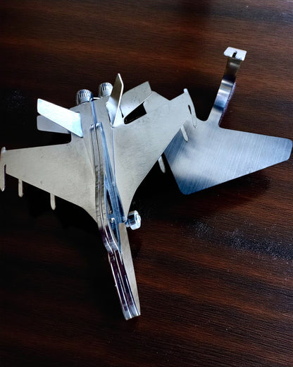 Metalmodel af jagerflyet "SkyRaptor" – rustfrit stål, personlig gravering som gave