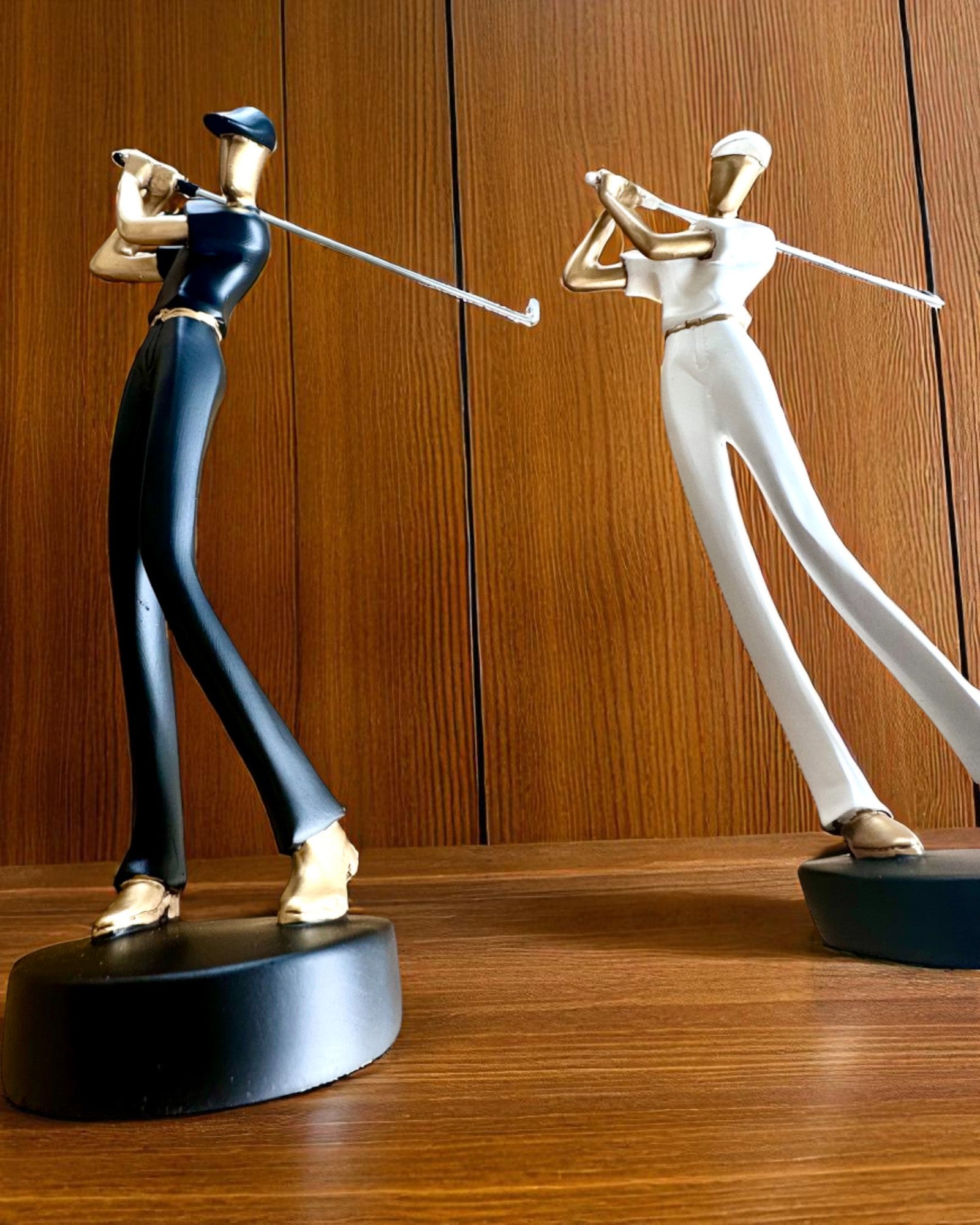 Golfspillerfigur „Swing Elegance”, 24 cm høj, dekorativ med mulighed for gravering som gave