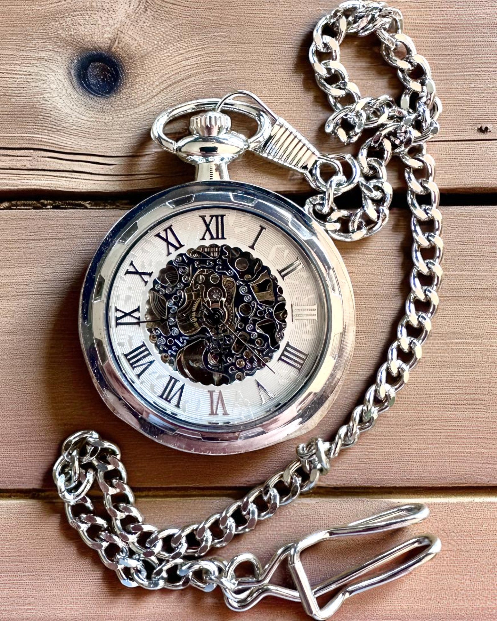 Sølv Eksklusivt Mekanisk Lommeur i Retro Stil, Vandtæt - Elegance til Enhver Lejlighed, med gravering