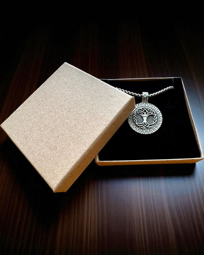 Amulet Livets Træ med Mulighed for Gravering - halskæde "Naturens Vitalitet", personalisering