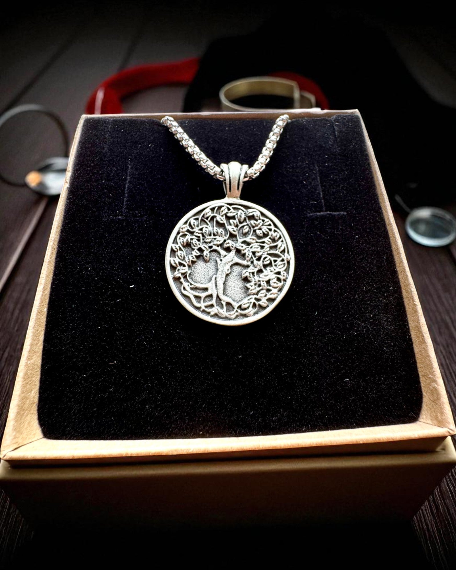 Amulet Livets Træ med Mulighed for Gravering - halskæde "Naturens Vitalitet", personalisering