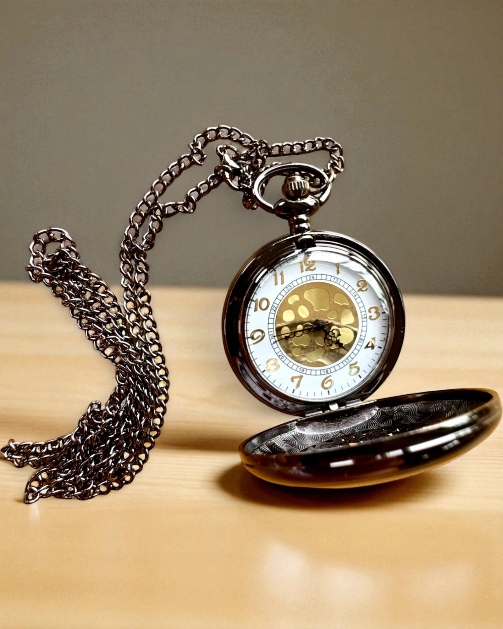 Sort Lommeur „Midnight Elegance”, personalisering til gave med gravering