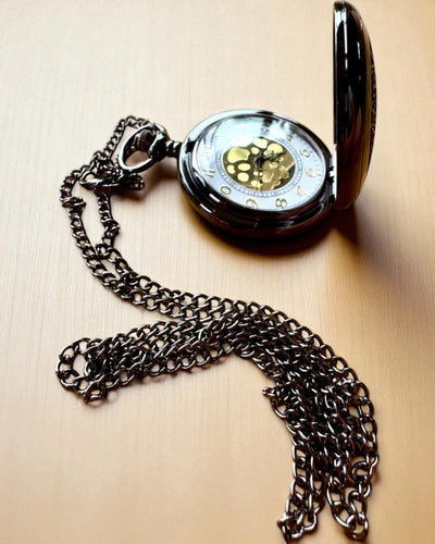 Sort Lommeur „Midnight Elegance”, personalisering til gave med gravering