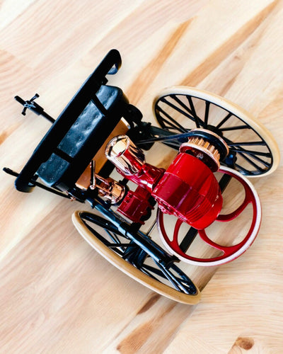 Retro Trehjulet Benz Patent-Motorwagen - Samlermodel, personalisering med gravering som gave