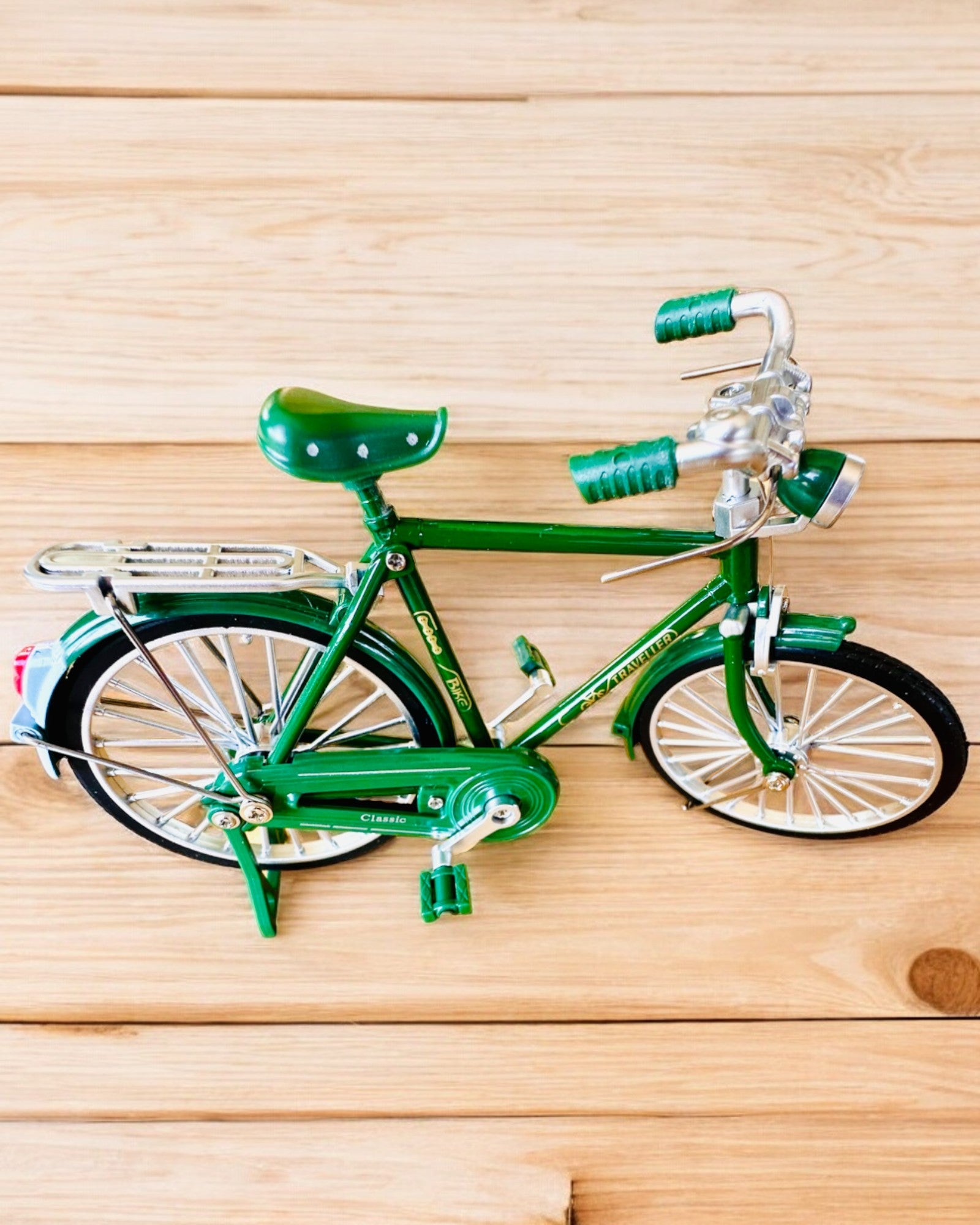 Model af cyklen "Retro Classic" - Miniature med Gravering, ideel som gave